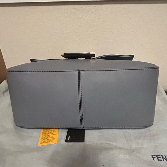 Fendi Large Bag Rare color - Picture 4 of 12